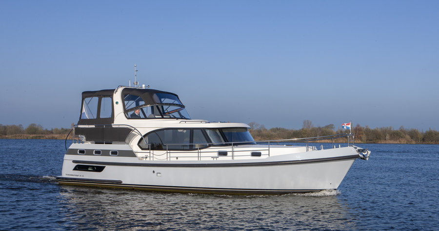 Thomasz 38 AC - Allegra Star van FNMA Charters in Sneek