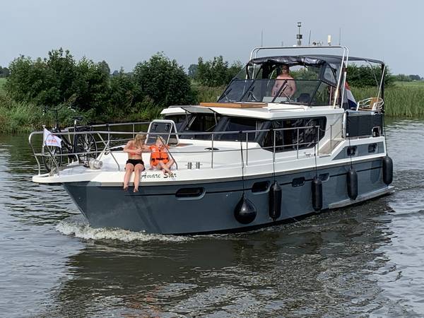 Varen met kinderen op Irnzor Amara Star